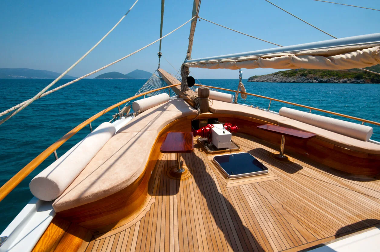 A complete guide to boat decking
