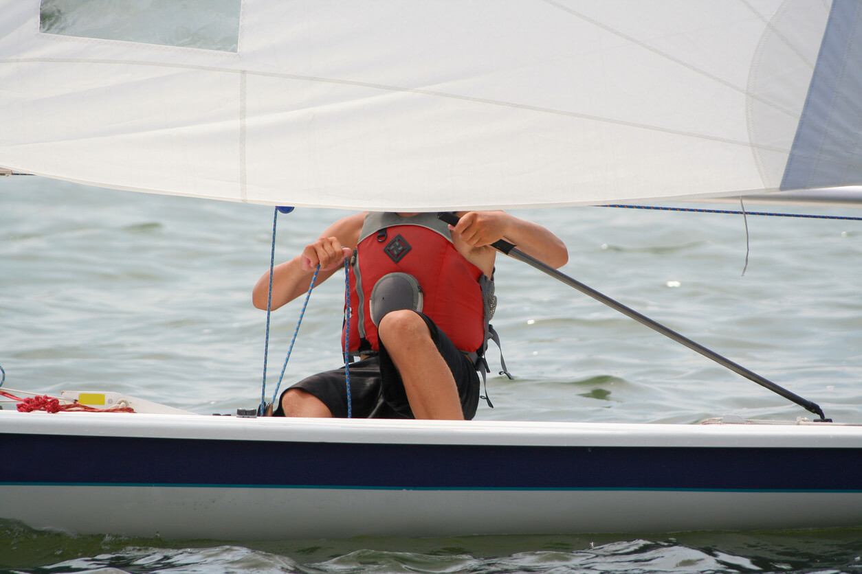 How to get started dinghy sailing in the UK
