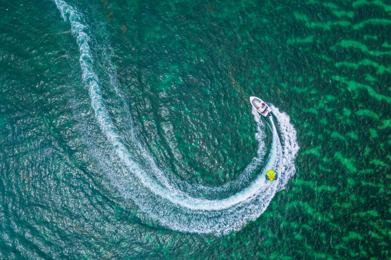 What is a Speedboat's Speed Limit and Other Safety Tips