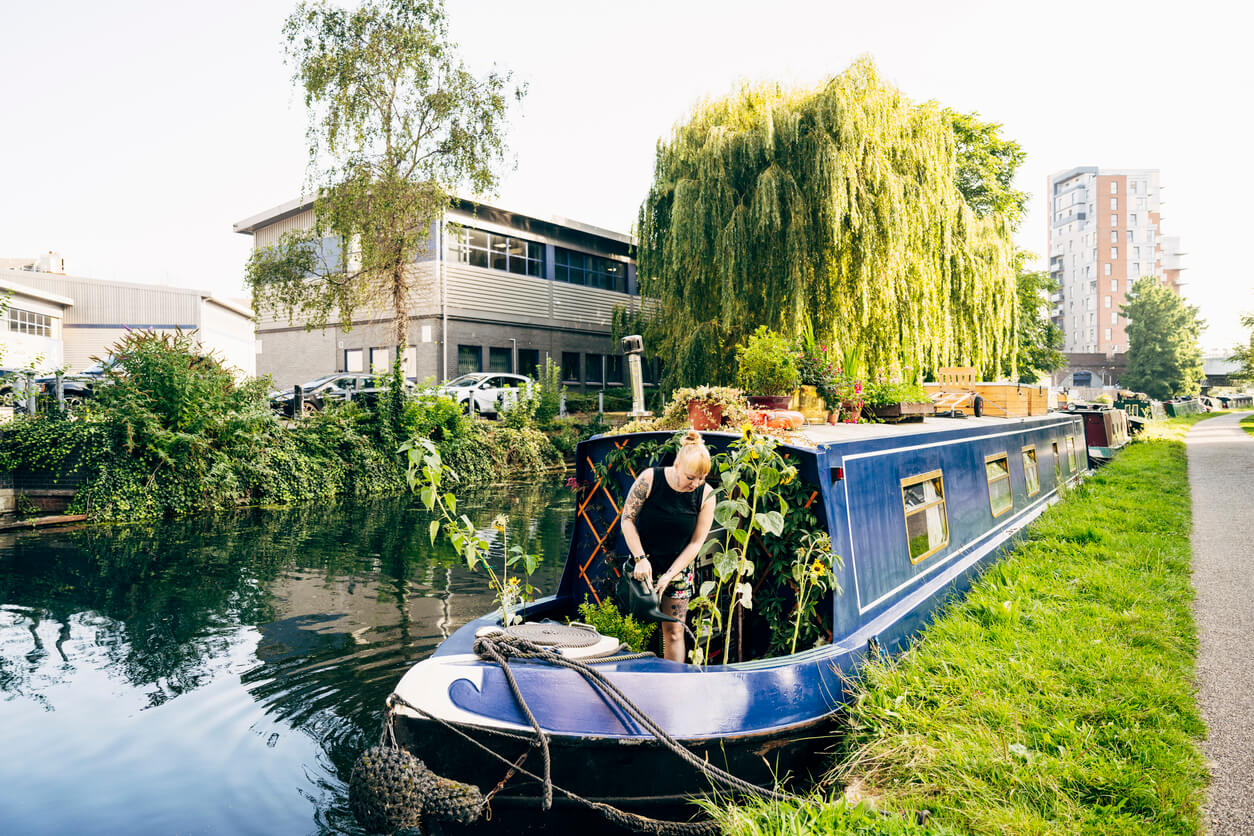 Narrowboat Ownership Top Tips and FAQs