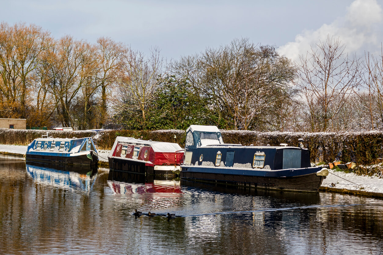 Tips for a narrowboat in winter
